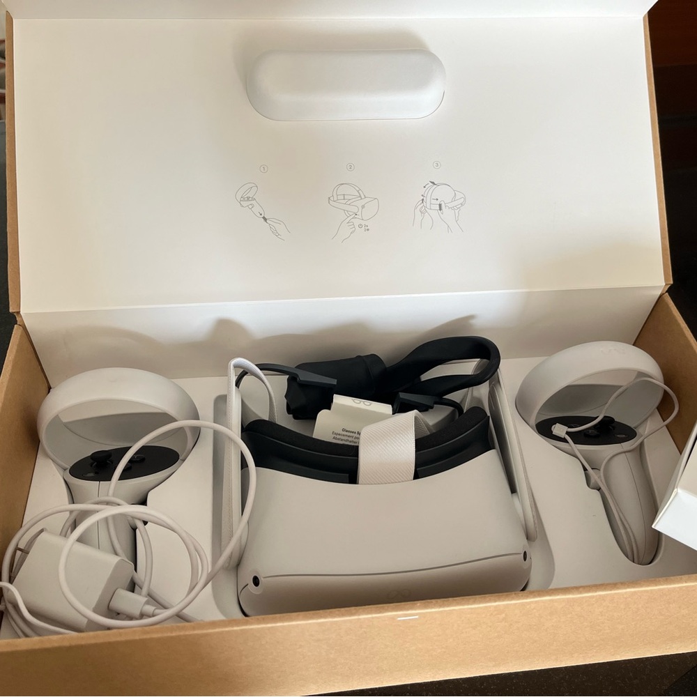 Meta Quest 2 256GB Standalone VR Headset with case- White